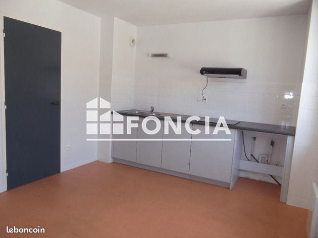 Appartement 3 pièces 93 m² · à Castres · 93 m² · 726 €