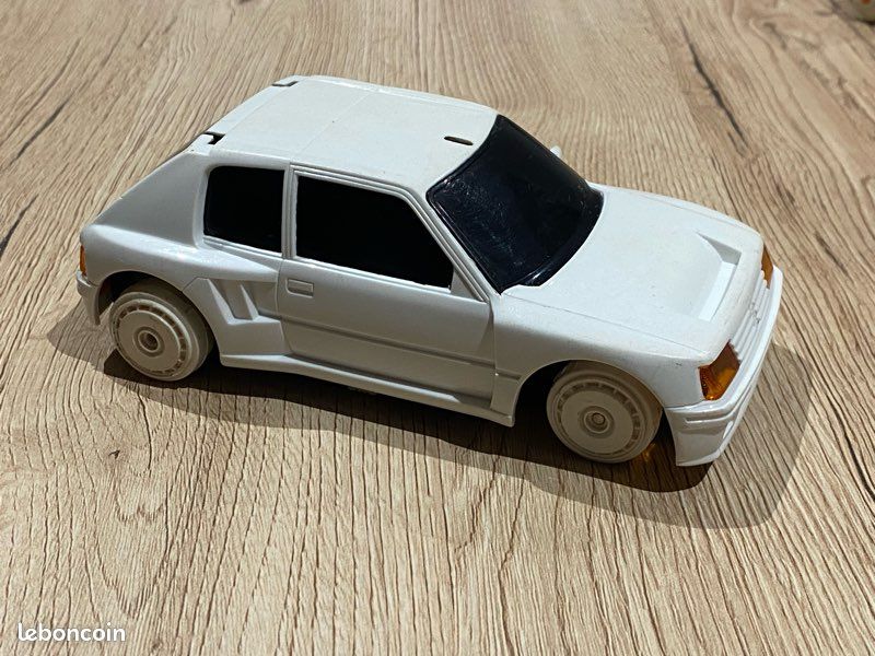 Nikko 205 Turbo 16 Rallye Grand Modèle 1/16 – Occasion, échelle 1:16