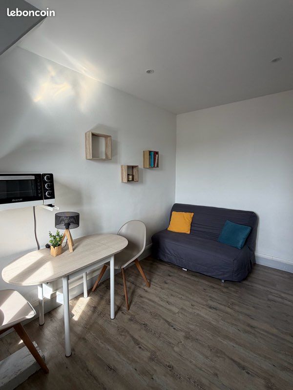 Appartement 1 pièce 18 m² · à Lons-le-Saunier · 18 m² · 380 €