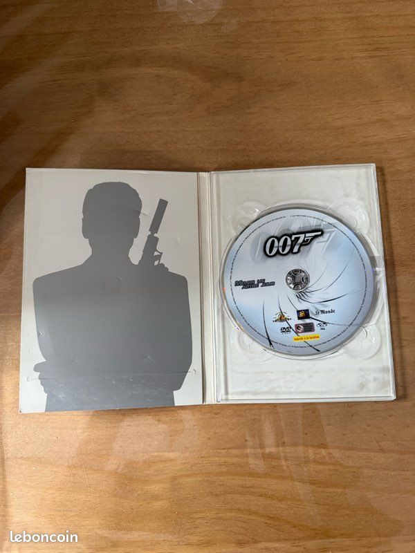 Meurt un autre jour DVD (image 2)