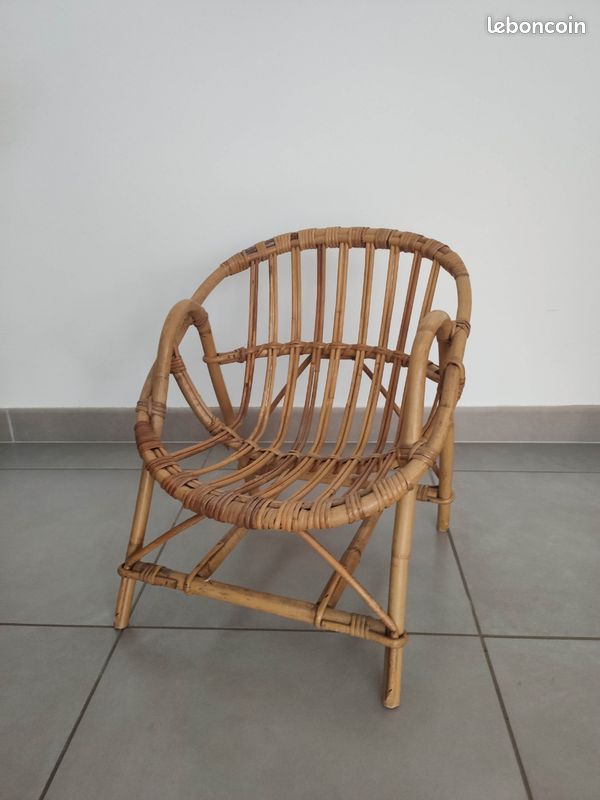 Fauteuil chaise vintage corbeille en rotin (image 1)