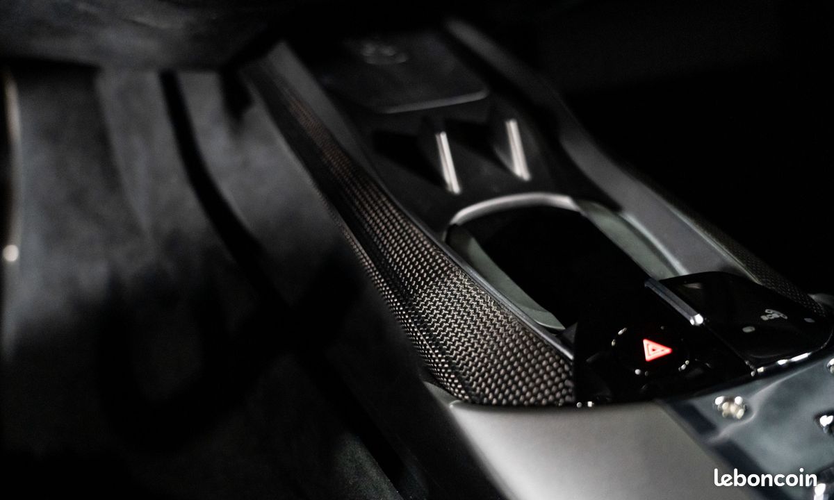 Ferrari 12Cilindri V12 830 - 1°MAIN FRANÇAISE Malus Payé / 759 Kms / Lift / Full Carbone Ext Int/ Display / Cam 360° / TVA LOA / 5822E/Mois (image 25)
