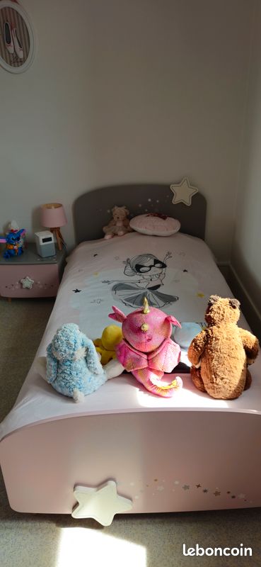 Chambre fille lit + table de chevet + armoire (image 2)