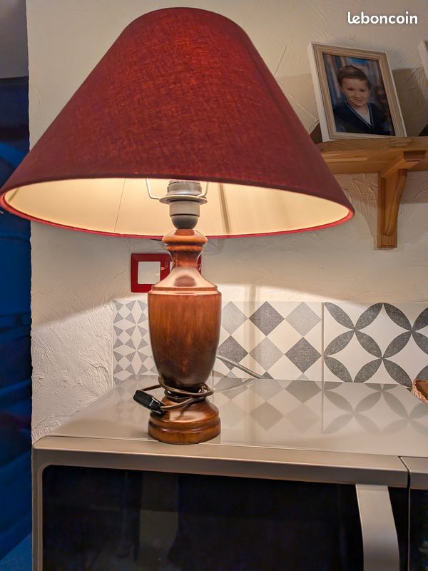 Lampe avec abat jour (image 1)