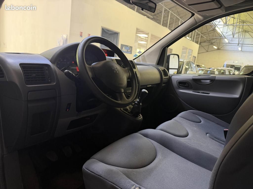 PEUGEOT EXPERT 1.6l HDi 90ch Tepee Confort Pack Court - 9pl + Double Ouverture (image 25)