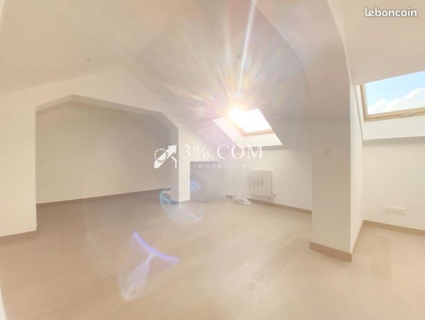 https://img.leboncoin.fr/api/v1/lbcpb1/images/0b/7a/d2/0b7ad22b593a4ef8027df5cb3edaeac359cd3d36.jpg?rule=ad-image
