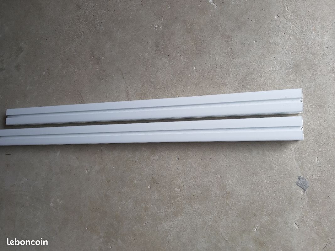 Poteau en alu blanc (image 1)