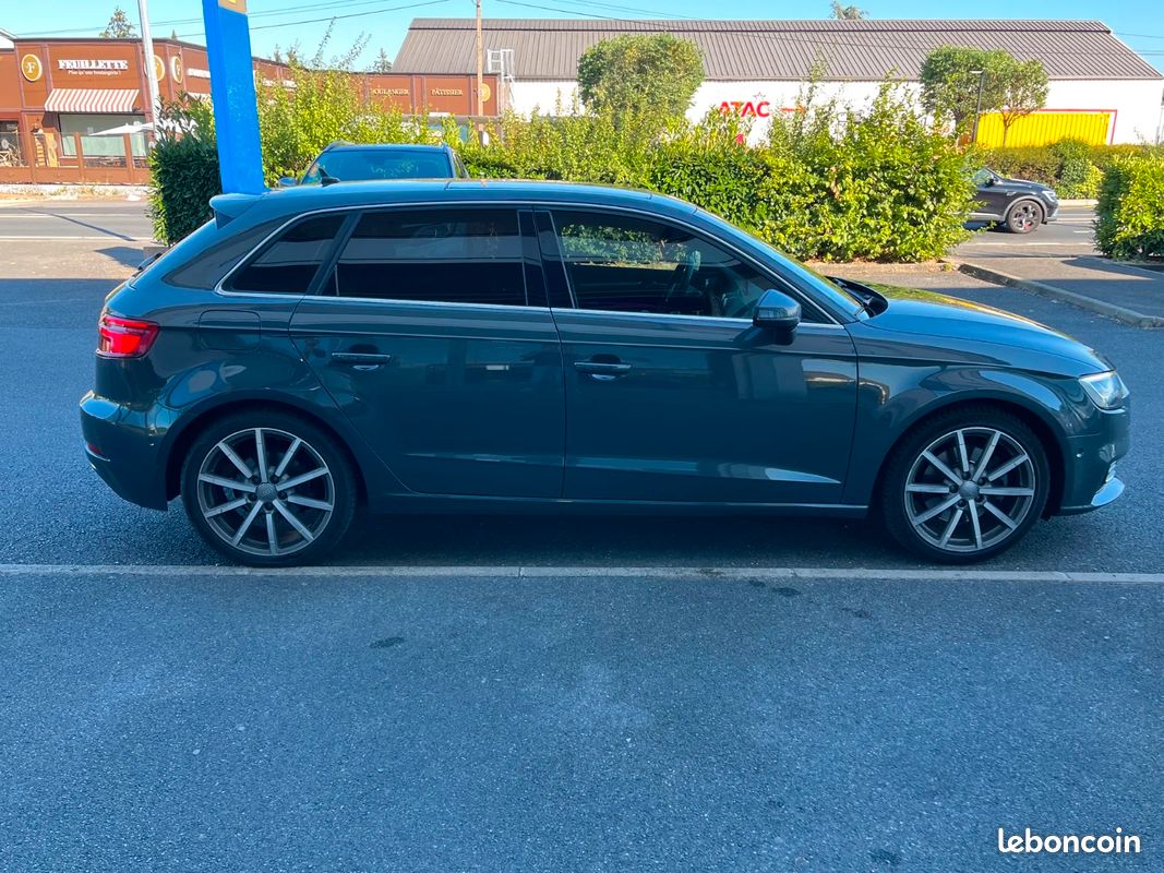 AUDI A3 SPORTBACK 2.0 TFSI 190 S tronic 7 Design Luxe (image 9)