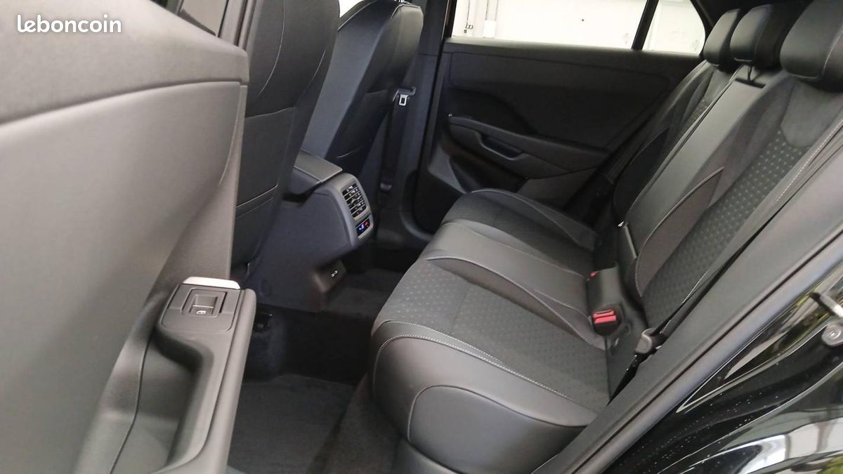 Volkswagen T-Roc 1.5 eTSI EVO2 Hybrid 150 ch DSG7 R-Line (image 13)