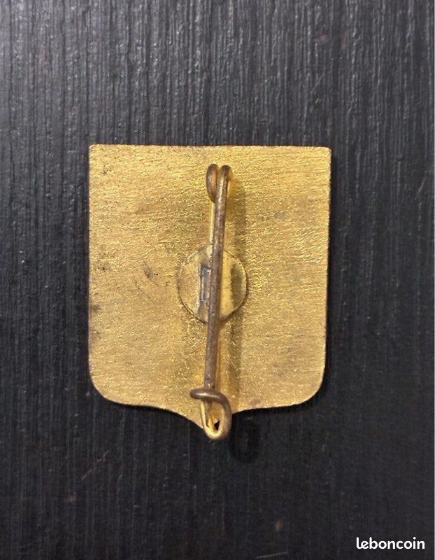 Insigne Ancien émaillé - Blason Héraldique De CONCARNEAU (Bretagne) - Laiton Et Email - Occasion