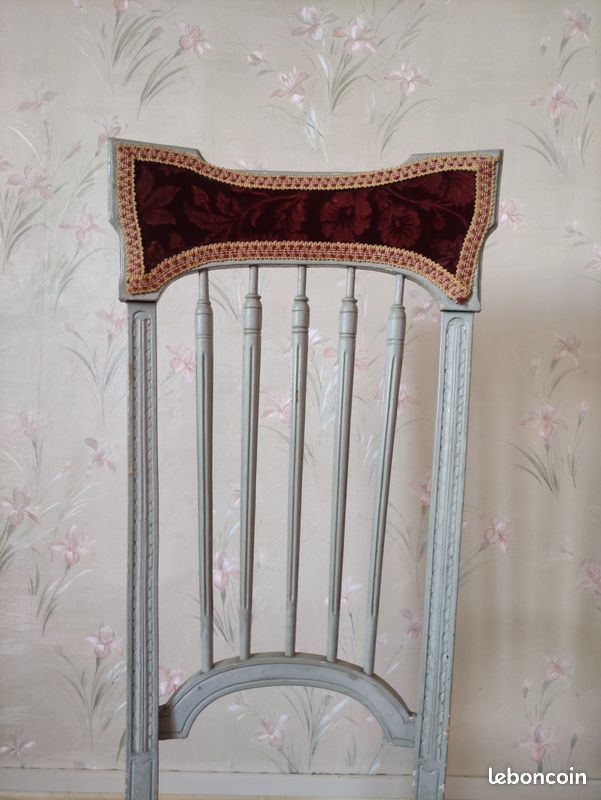 Chaise en velours bordeaux (image 6)