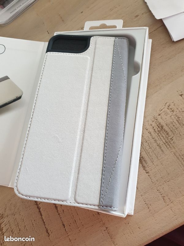 Vends Coque téléphone à rabat iphone 7plus (image 5)