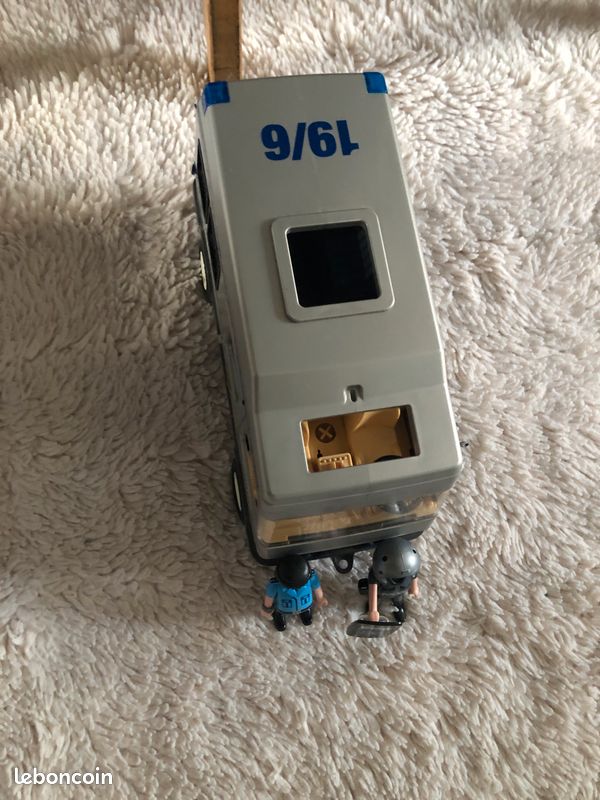Camion de police avec deux policier playmobil (image 2)