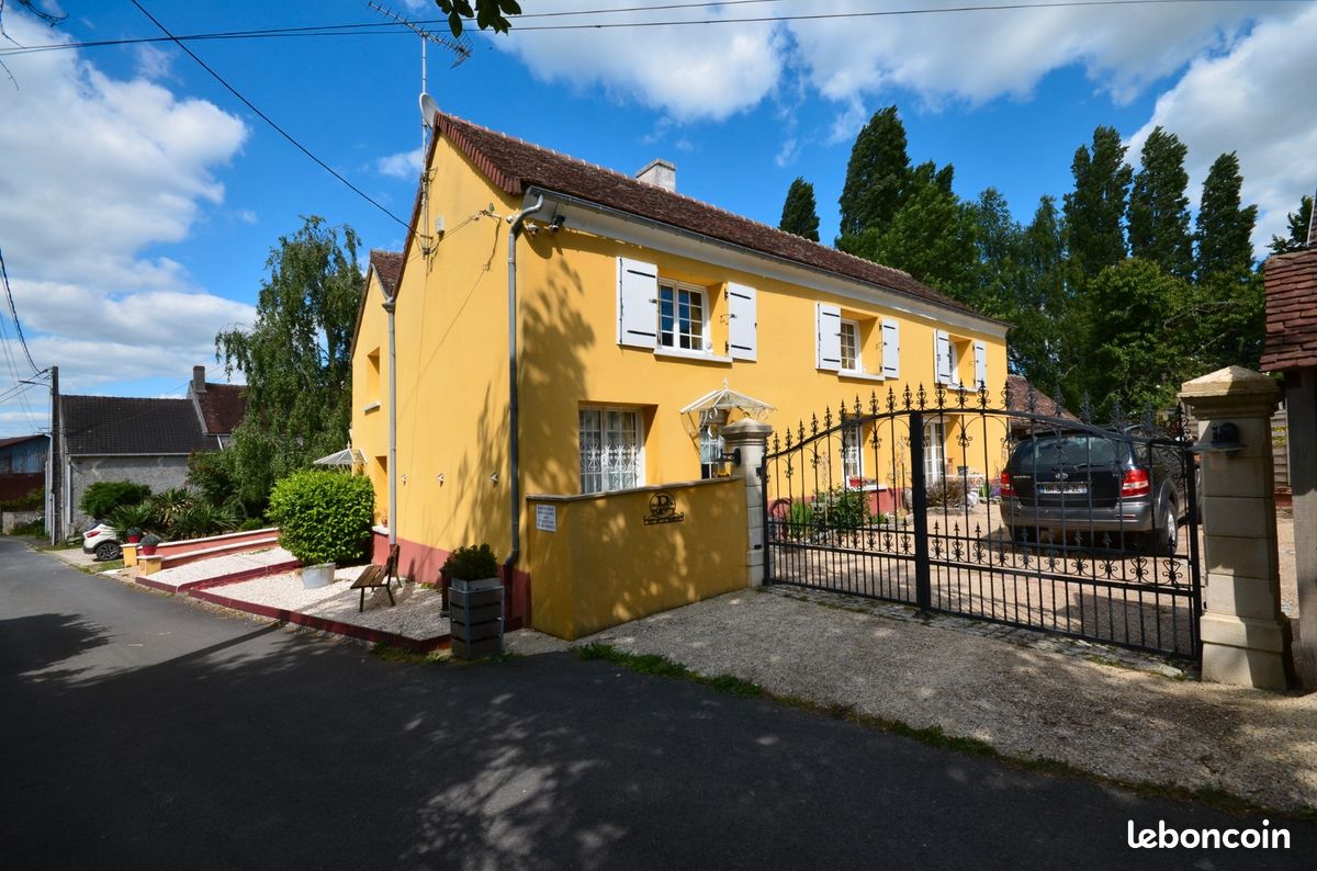 Maison 7 pièces 226 m² · à Rebais · 226 m² · 380 000 €