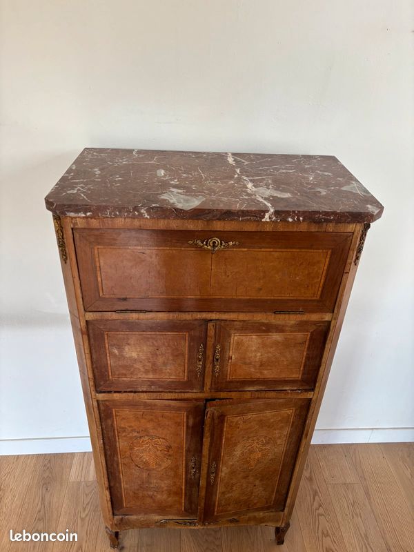 Meuble en bois et marbre (image 2)