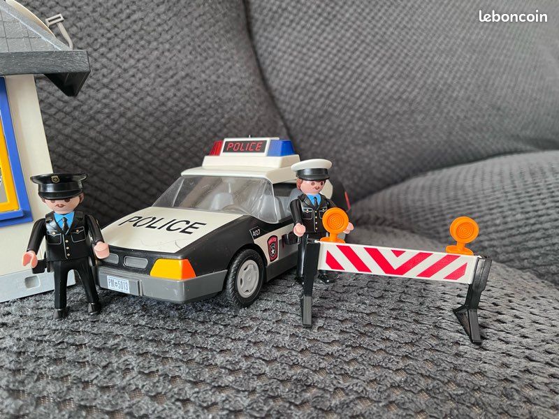 Playmobil 5013 - Police Station (Gebraucht) in Lausanne für CHF 28 Playmobil 5013 - Police Station (Gebraucht) in Lausanne für CHF 28