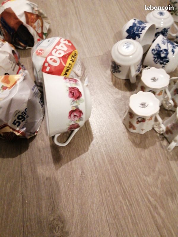SERVICE à CAFÉ ☕ en PORCELAINE DE RÉPUBLIQUE TCHÈQUE 🇨🇿 CZ, TRÈS TRÈS ANCIEN ET GRIFFÉ voir en dessous (image 13)