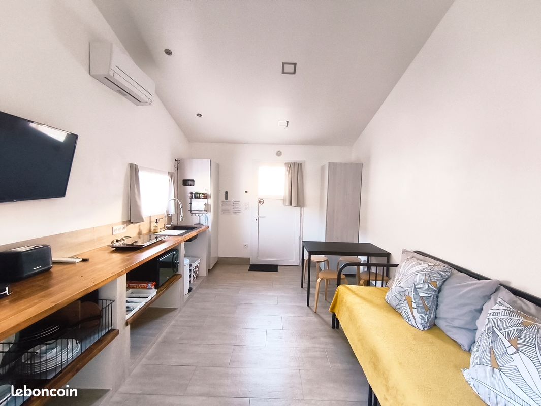 Appartement 1 pièce 18 m² · à Saint-Mitre-les-Remparts · 18 m² · 730 €/mois