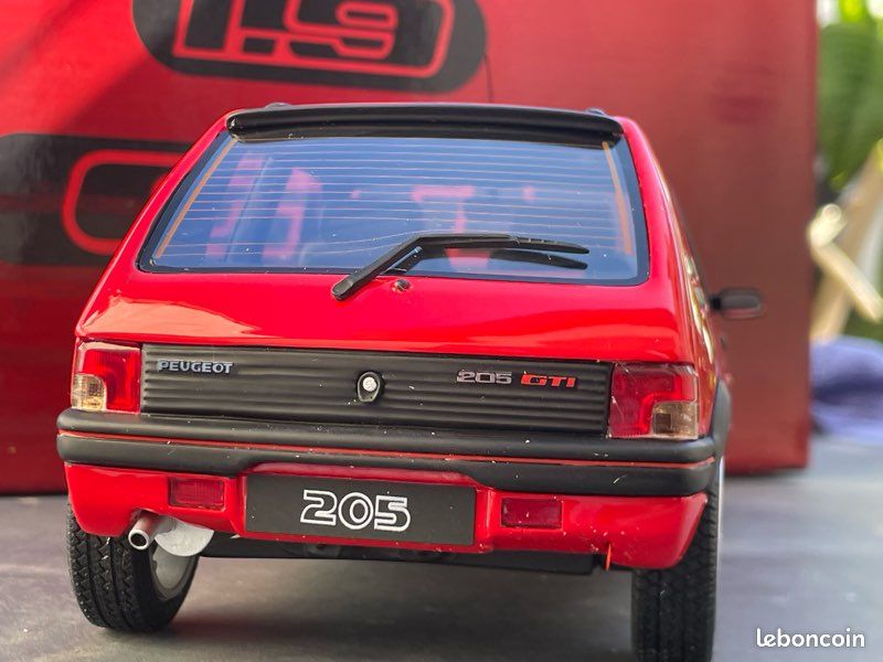Rare Peugeot 205 GTI 1l9 Electro-choc 1/18 Ottomobile (image 9)