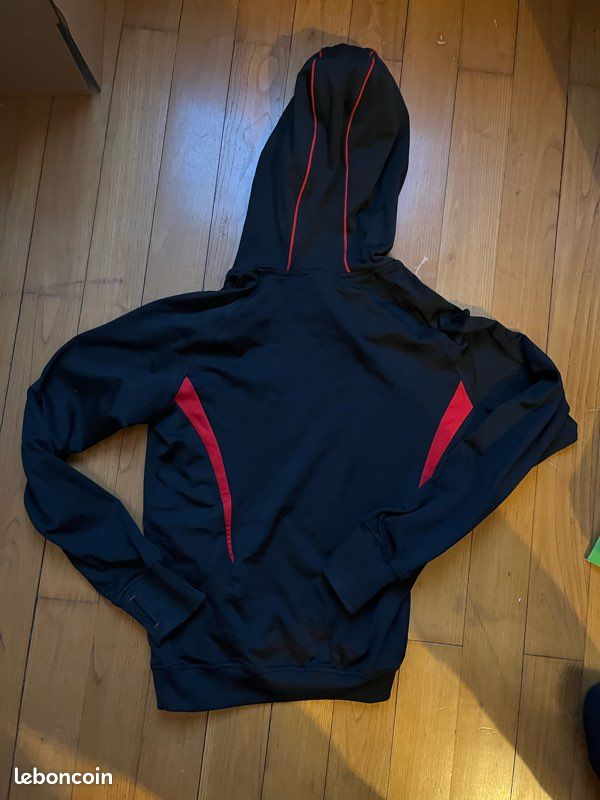 Pull survet rouge noir (image 2)