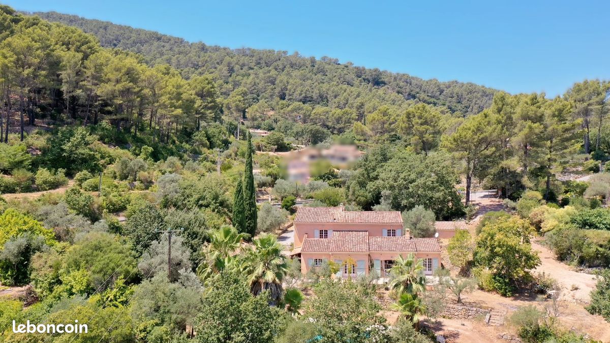 Maison 5 pièces 213 m² · à Solliès-Ville · 213 m² · 849 000 €
