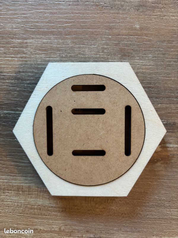 Présentoir à Médailles En Nid D'Abeille En Bois - Support Mural DIY Pour Vos Récompenses