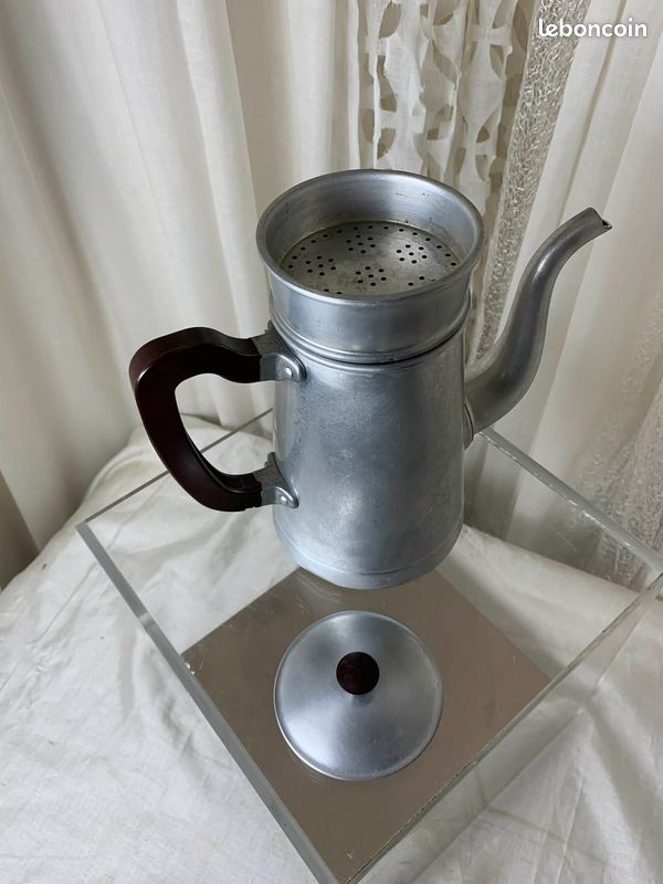 Ancienne cafetière en aluminium – poignée bois – 1/2 L – vintage - Décoration
