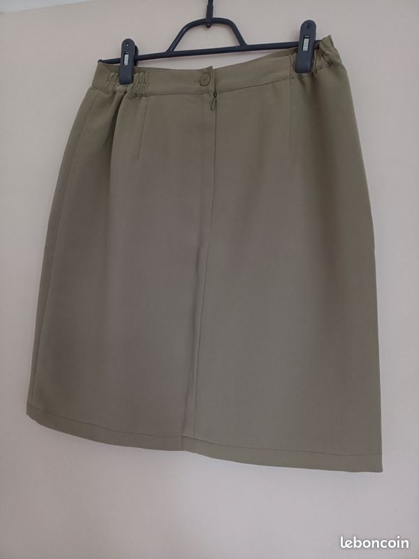 Jupe neuve (image 2)