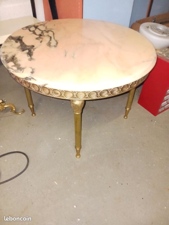 Vente d'une table basse ronde en marbre (image 2)