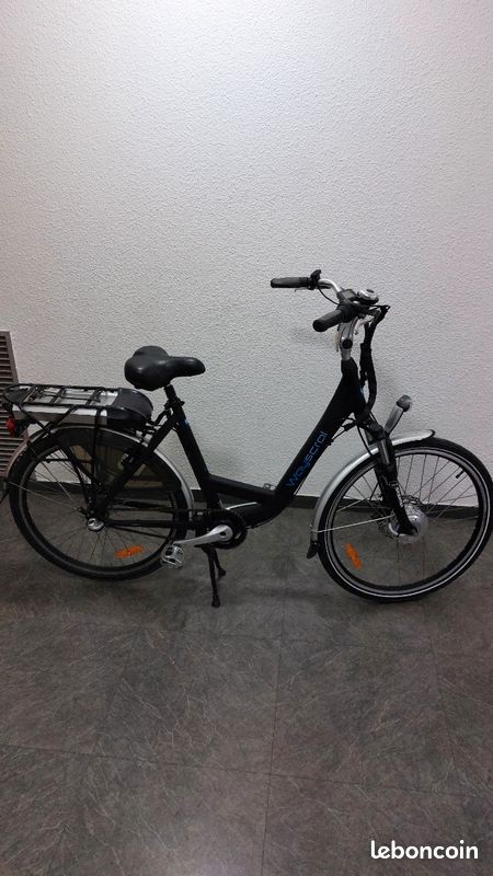 Vélo électrique wayscral équipe d'une fourche télescopique freins à disques mécanique batterie d’origine 36V-10AM cadre taille M jantes en aluminium26" roule parfaitement en très bon état général (image 2)