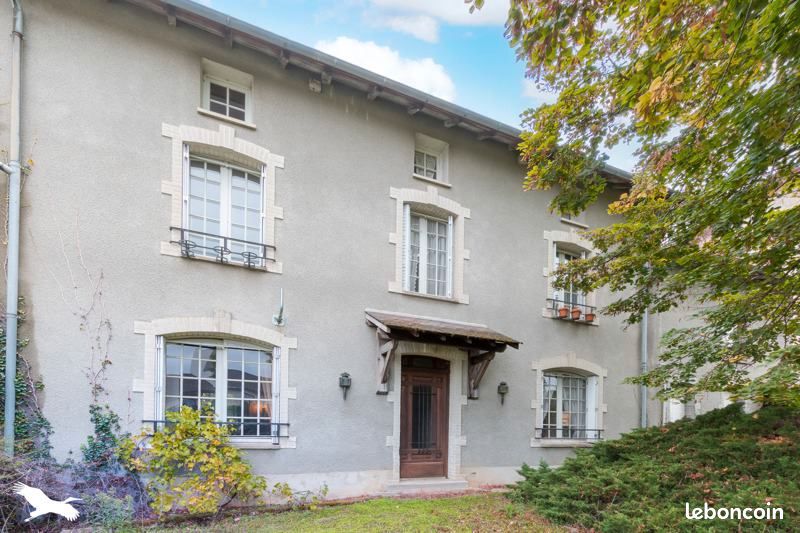 Maison 12 pièces 285 m² · à Condat-sur-Vienne · 285 m² · 220 920 €