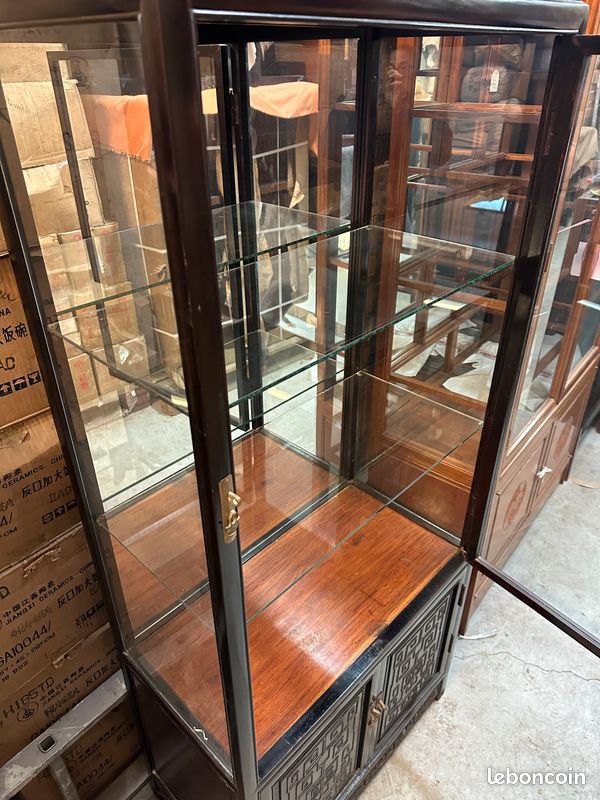 Vitrine vintage en laque chinoise et dorure, France 1940 | €4,950