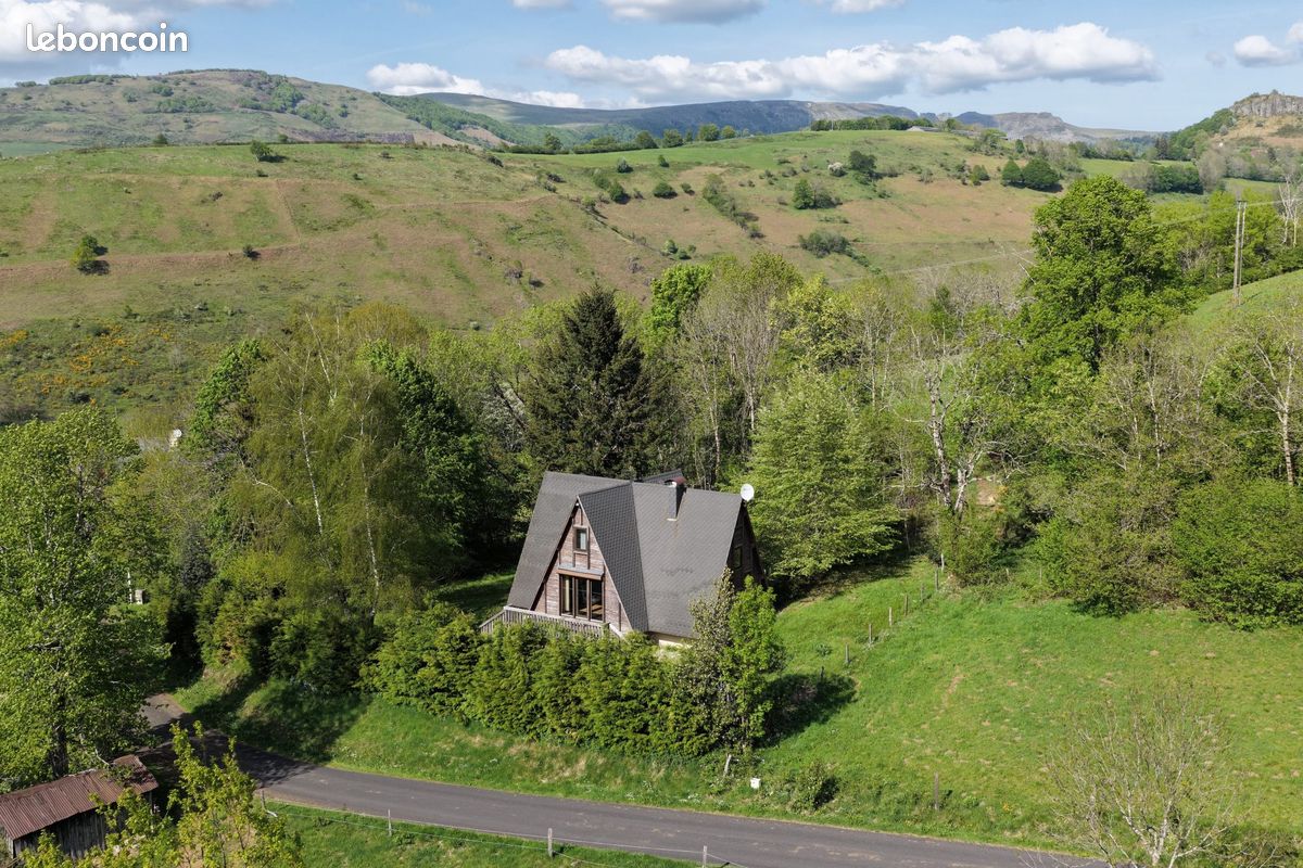 Maison 4 pièces 86 m² · à Saint-Projet-de-Salers · 86 m² · 149 800 €