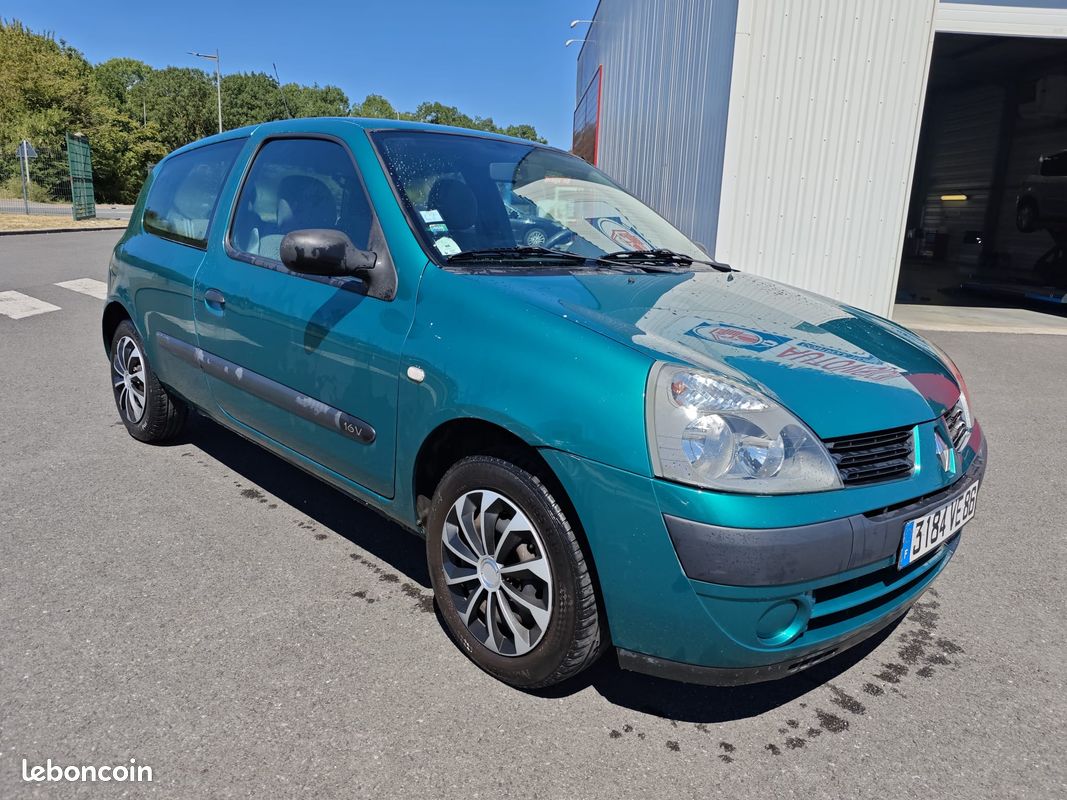 RENAULT Clio 150000KM ESSENCE 3 Portes Phase 2 1.2 i 16V 75CV (image 5)