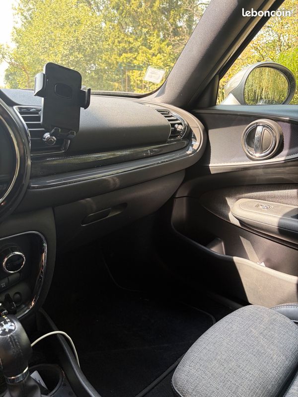 MINI Clubman Cooper Hyde Park 136 ch BVA – Toit panoramique (image 3)