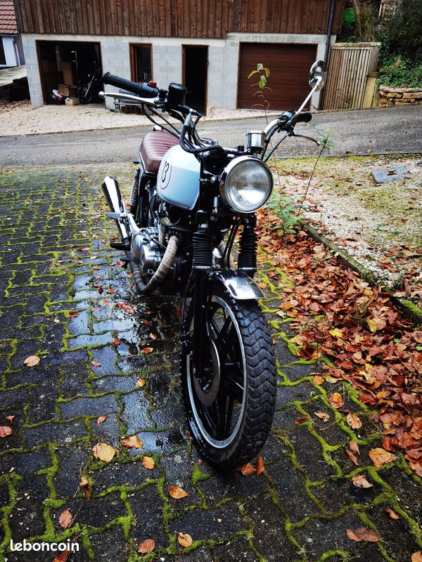 Moto Honda CB 400 café racer (image 3)