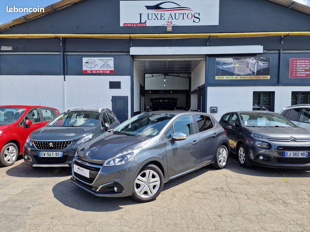 Peugeot 208 1.2 puretech 82 style 5p premiere main (image 1)