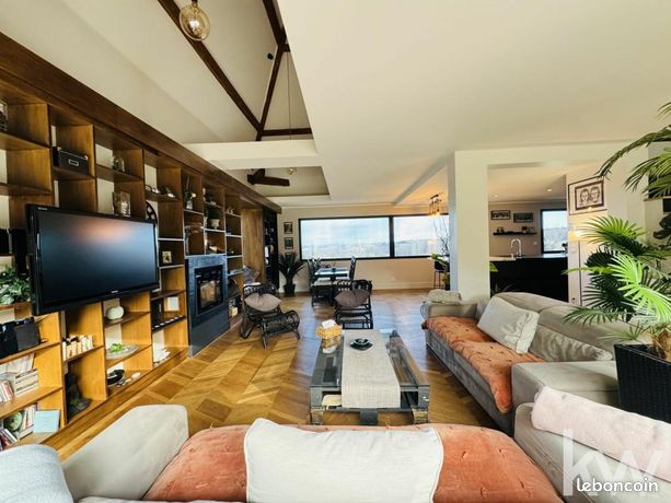 Maison 7 pièces 276 m²
