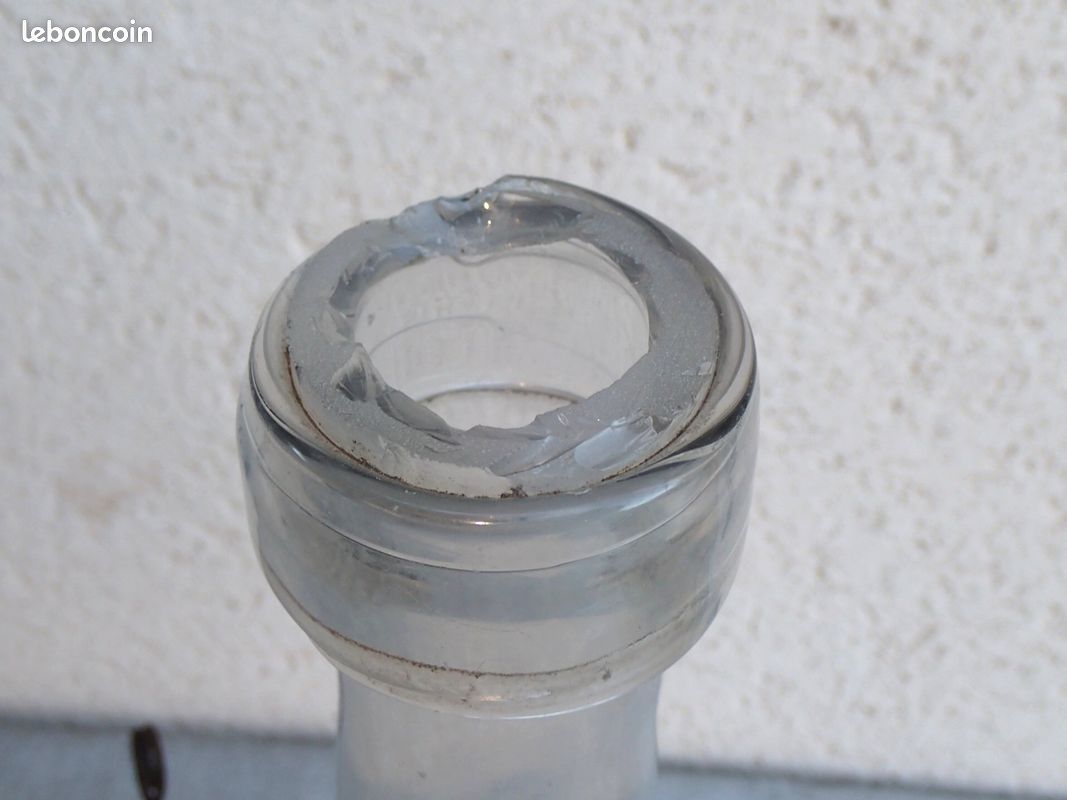 Ancienne Goujonnière Bouteille à Vairons Verre Soufflé Pêche