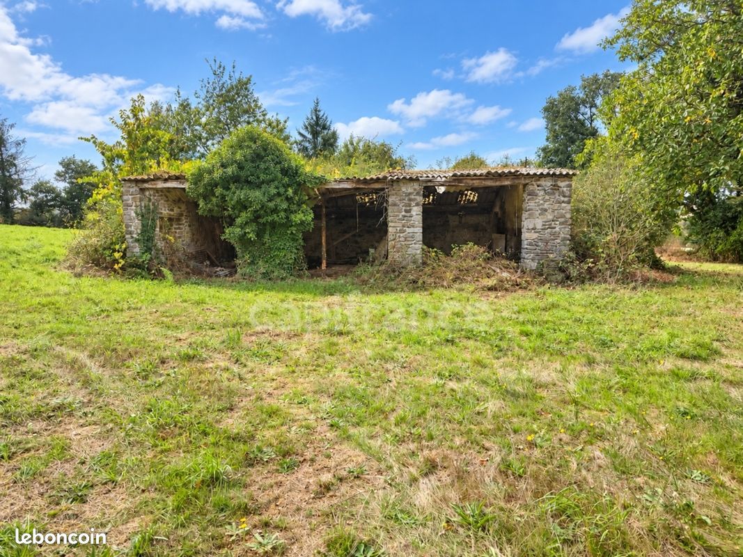 Maison 2 pièces 100 m² · à Trébrivan · 100 m² · 29 900 €