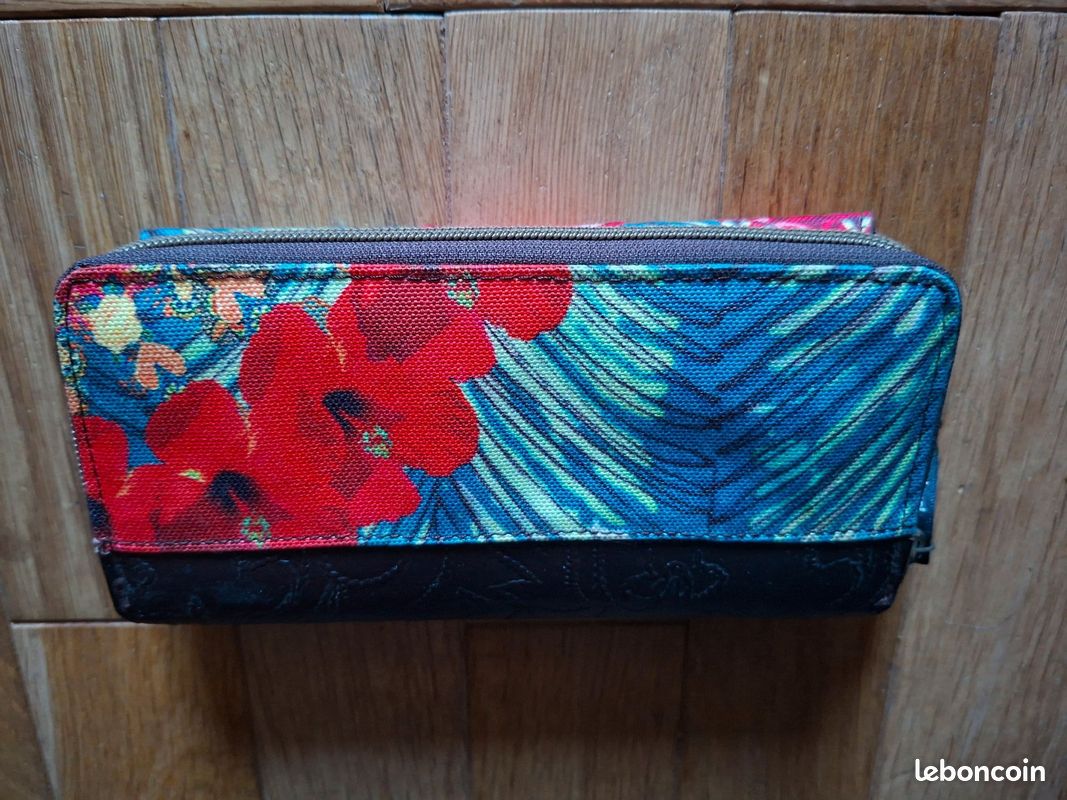 Porte-monnaie Desigual Bicolore Neuf Avec étiquettes – Valeur 50€ | Accessoire Femme Tendance Et Coloré
