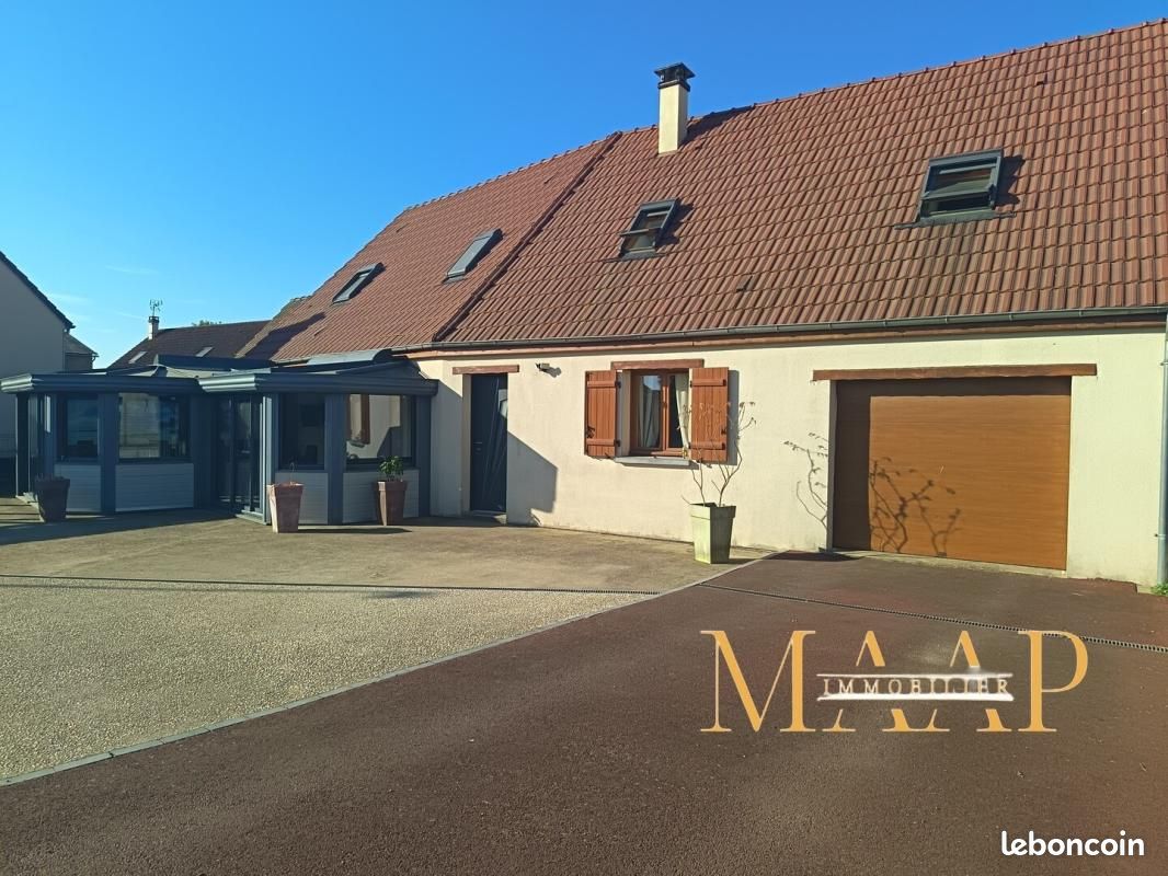 Maison 7 pièces 152 m² · à Auneau-Bleury-Saint-Symphorien · 152 m² · 259 000 €