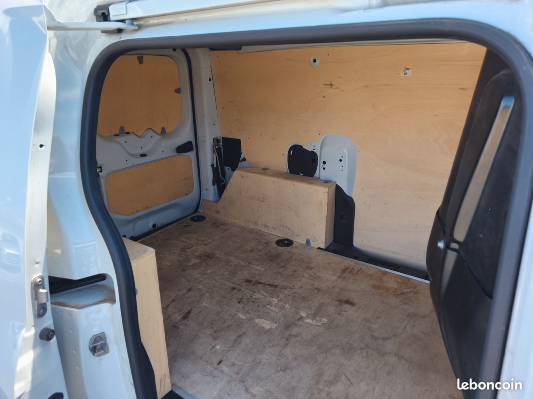 Renault Express Van Blue dci 75 (image 4)