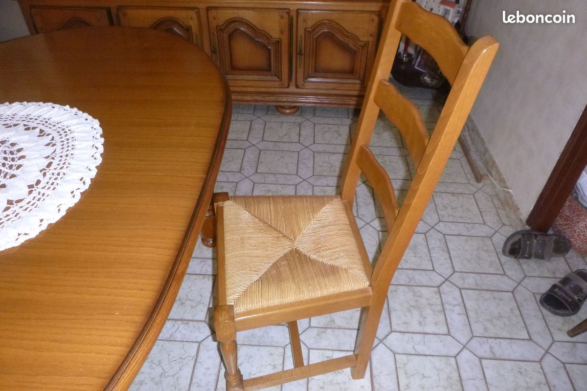 Ensemble vaisselier, table et chaises (image 8)
