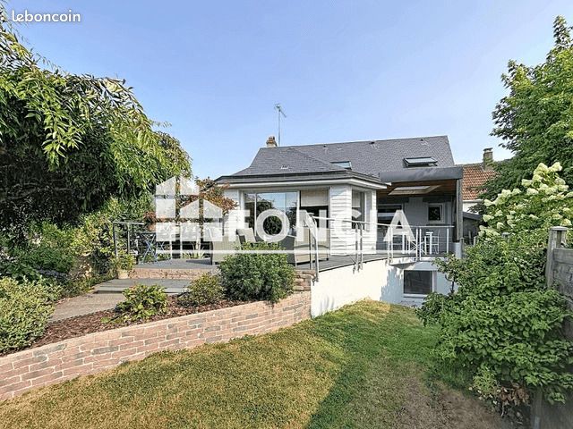 Maison 6 pièces 166 m² · à Messei · 166 m² · 1 005 €