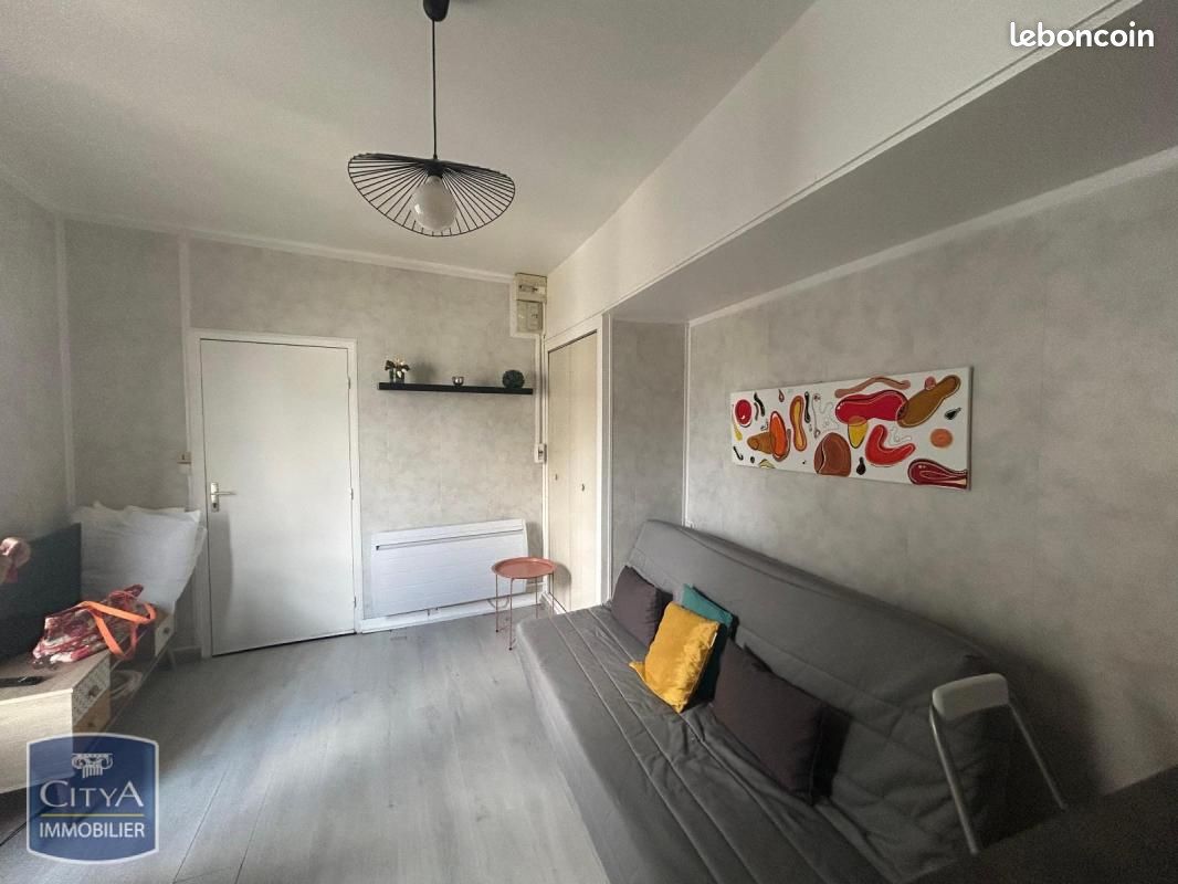 Appartement 1 pièce 21 m² · à Saintes · 21 m² · 450 €