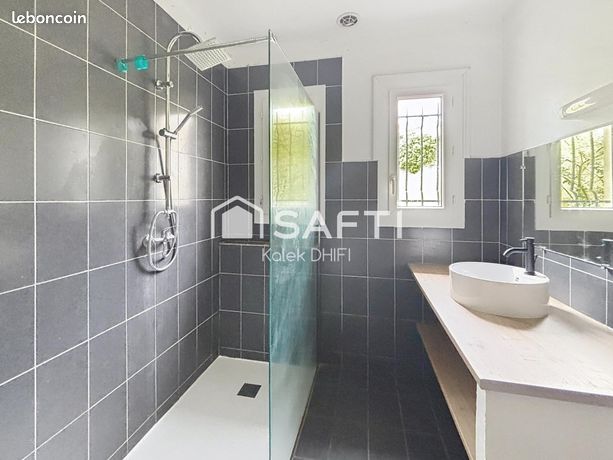 Propriété 6 pièces 180 m²