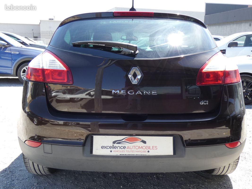 RENAULT MEGANE III BERLINE dCi 110 FAP Energy eco2 Bose (image 5)