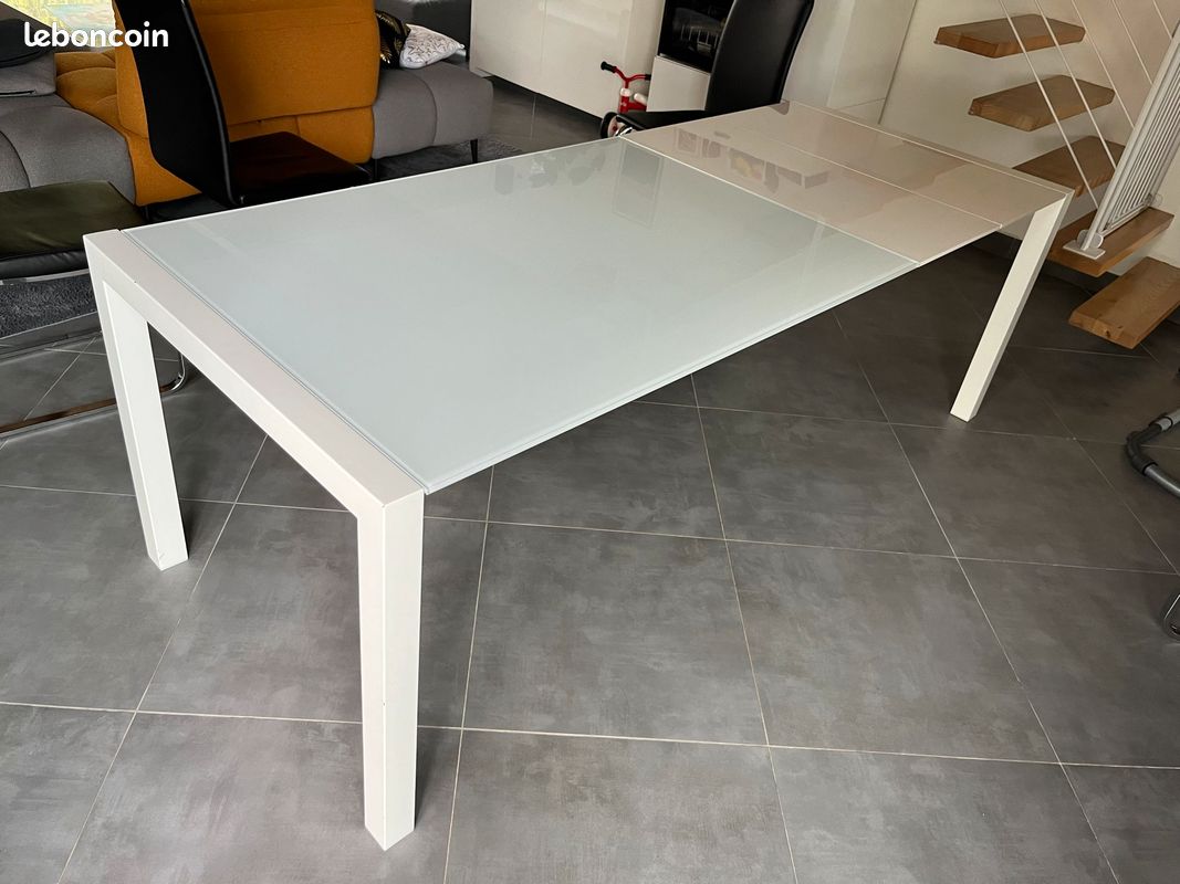 Table de salle à manger (image 8)