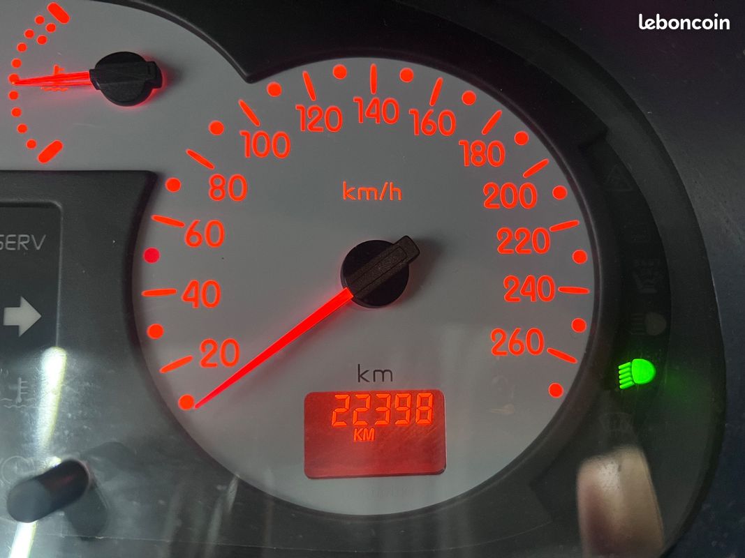 Renault Clio 3.0 V6 230ch/N°1609/Distribution Neuve/Clim (image 17)